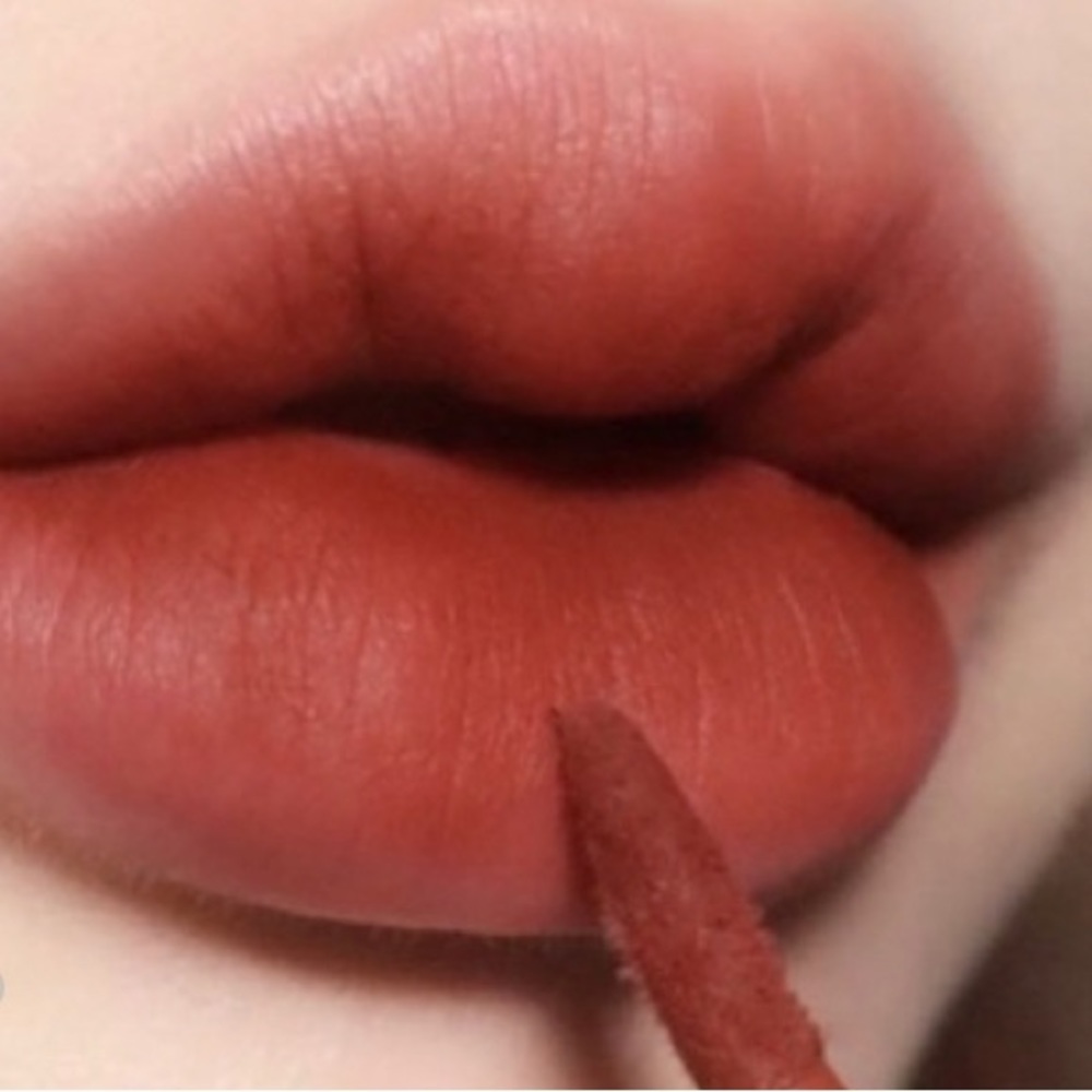 BLUR- Velvety lip tint/stain - Rom&nd Blurfudge #19 RED FUDGE❤️❤️❤️